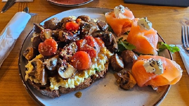 Mabelle's Cafe - 9