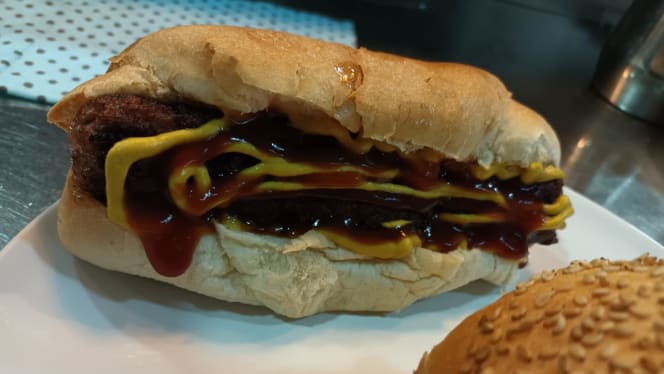 The Brothers Pub - 5