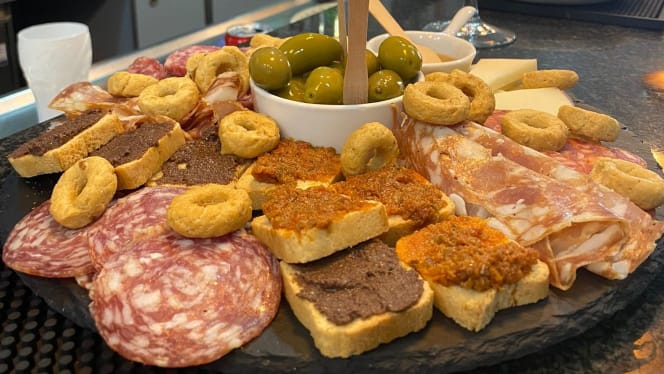 The Brothers Pub - 0