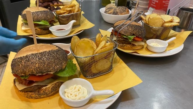 The Brothers Pub - 3