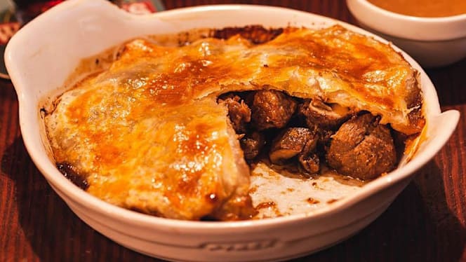 The Stuart, Scottish Pub - 7