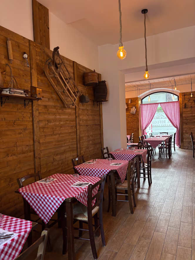 Il Rifugio Valtellinese - pizzoccheri, sciatt e cucina valtellinese - 1