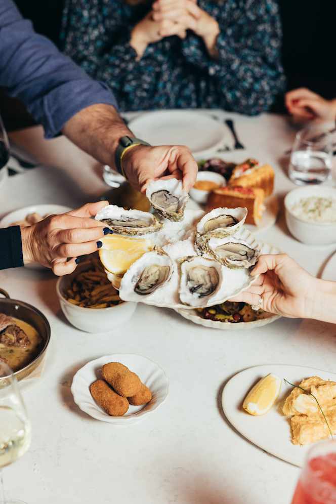 Sr. Manuel Seafood Bar - 5