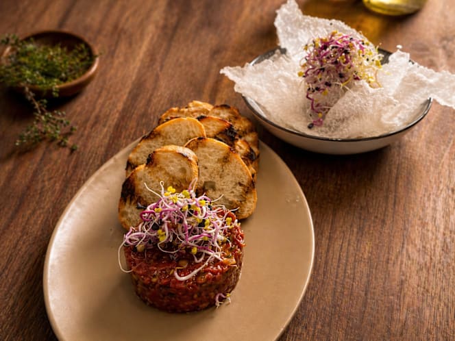 Hungry Gastro Food Bar - 1