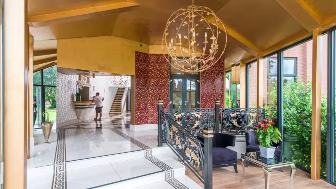 Newlands Corner Restaurant at Guildford Manor Hotel - 6