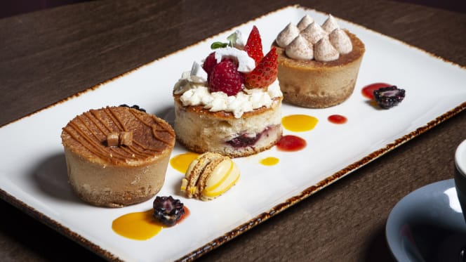 Platform 7 Tea Lounge at Charing Cross - 6