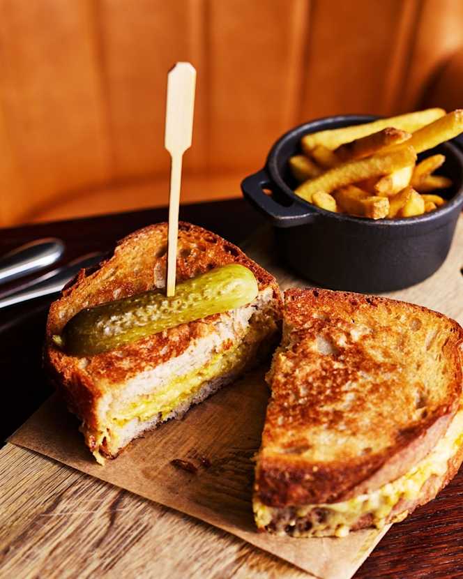 The Junction Tavern - 6