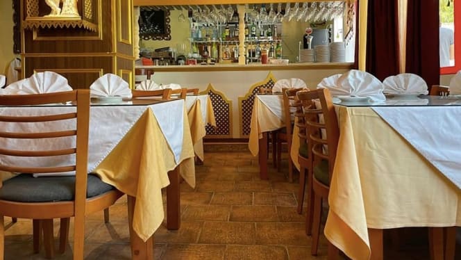 Om Palace Indian Restaurant - 9