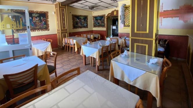 Om Palace Indian Restaurant - 8