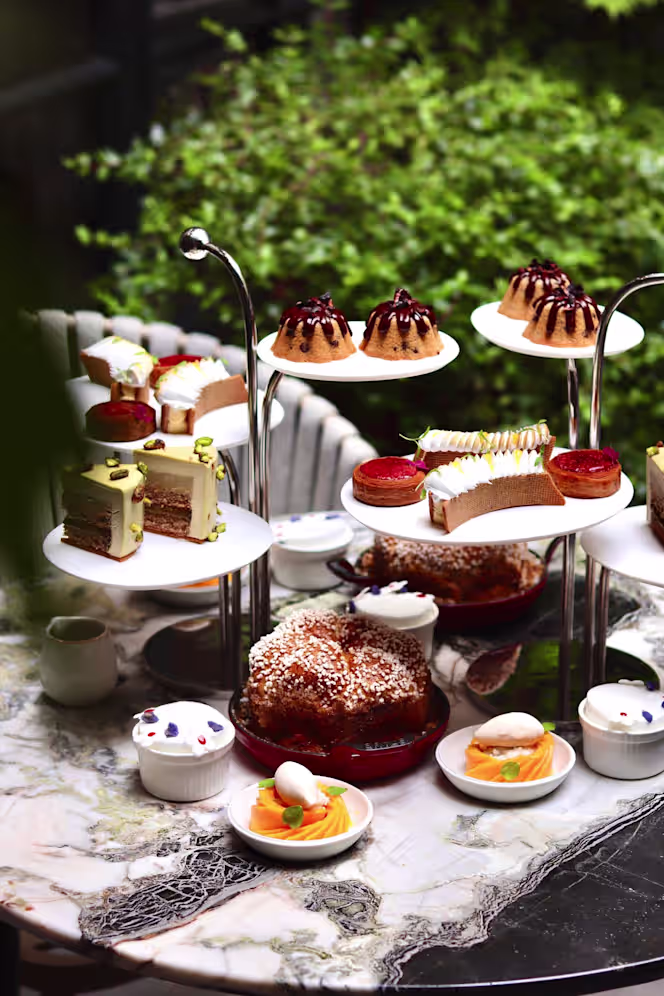 Le Charles, Bar & Lounge - 2