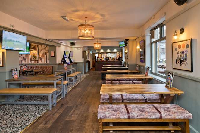 Mackintosh Hotel Cardiff - 6