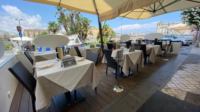 Dock Cafè Restaurant - 9