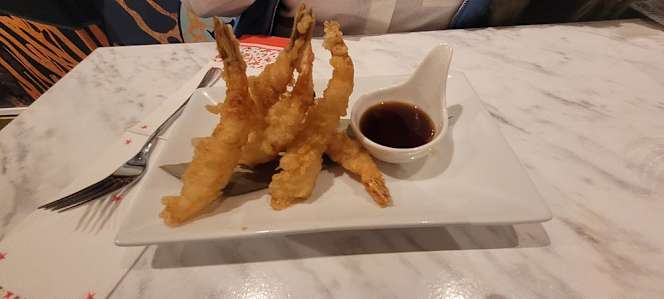 Isara Thai and Japanese Restaurant - 8
