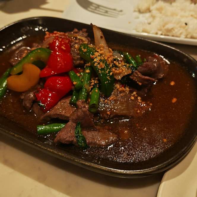 Isara Thai and Japanese Restaurant - 2