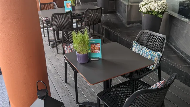 The Restaurant and Bar at Thistle Royal Trafalgar - 0