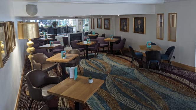 The Restaurant and Bar at Thistle Royal Trafalgar - 6