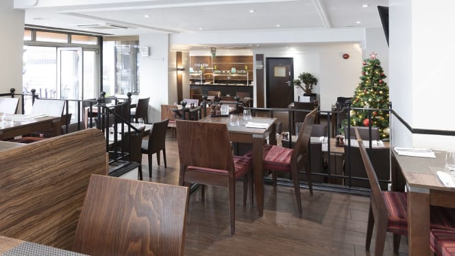 The Restaurant and Bar at Thistle Royal Trafalgar - 4