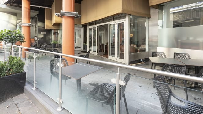 The Restaurant and Bar at Thistle Royal Trafalgar - 8