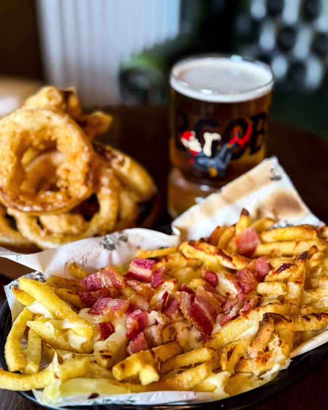 Eastham Ferry - Gastro Pub - 1