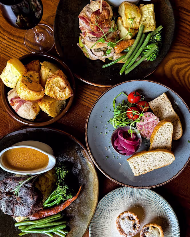 Eastham Ferry - Gastro Pub - 3