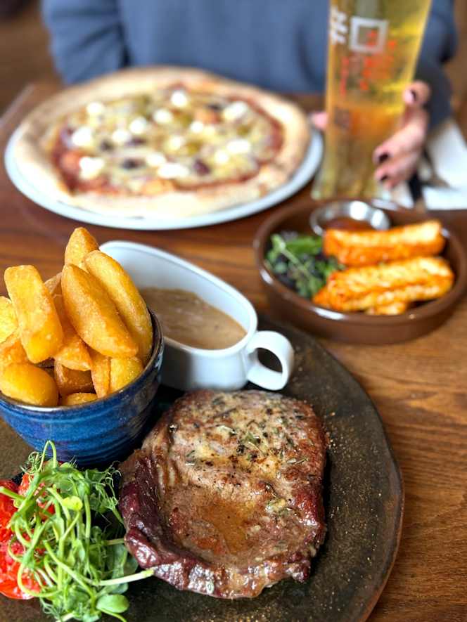 Eastham Ferry - Gastro Pub - 5