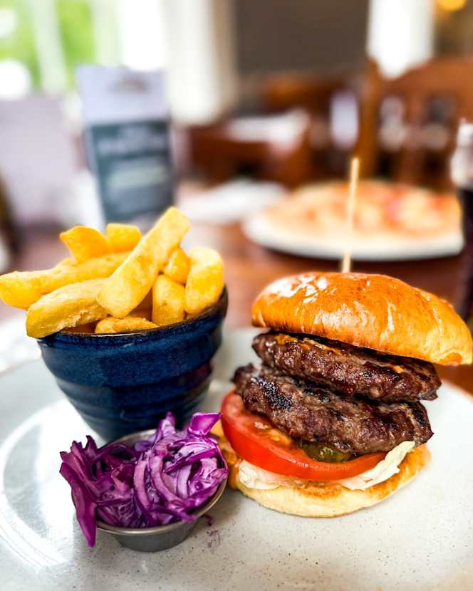 Eastham Ferry - Gastro Pub - 9