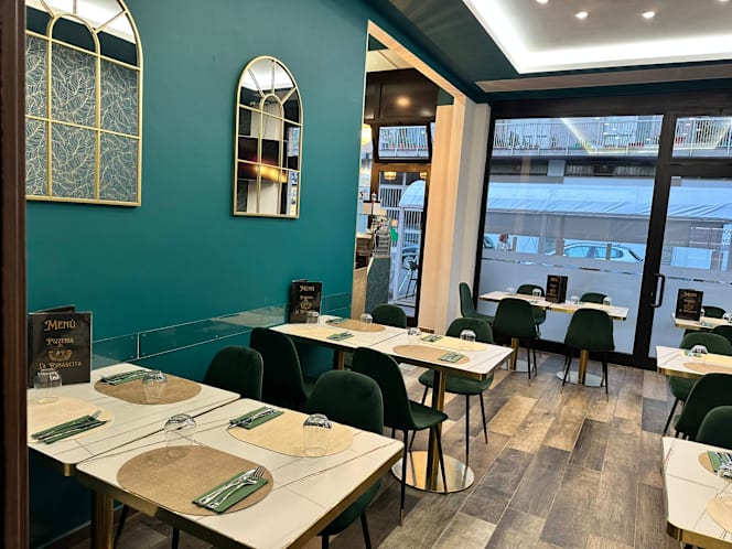 Pizzeria La Rinascita con forno a legna - 0