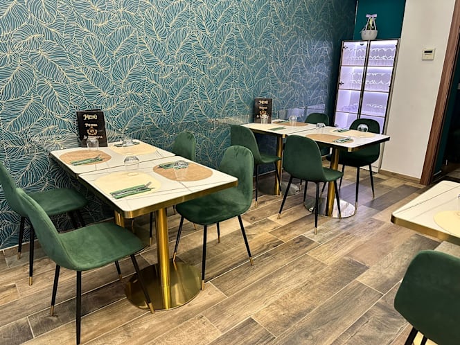 Pizzeria La Rinascita con forno a legna - 4