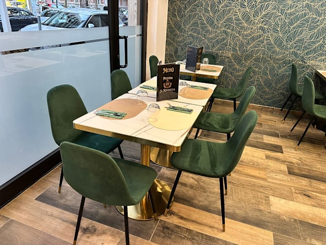 Pizzeria La Rinascita con forno a legna - 9