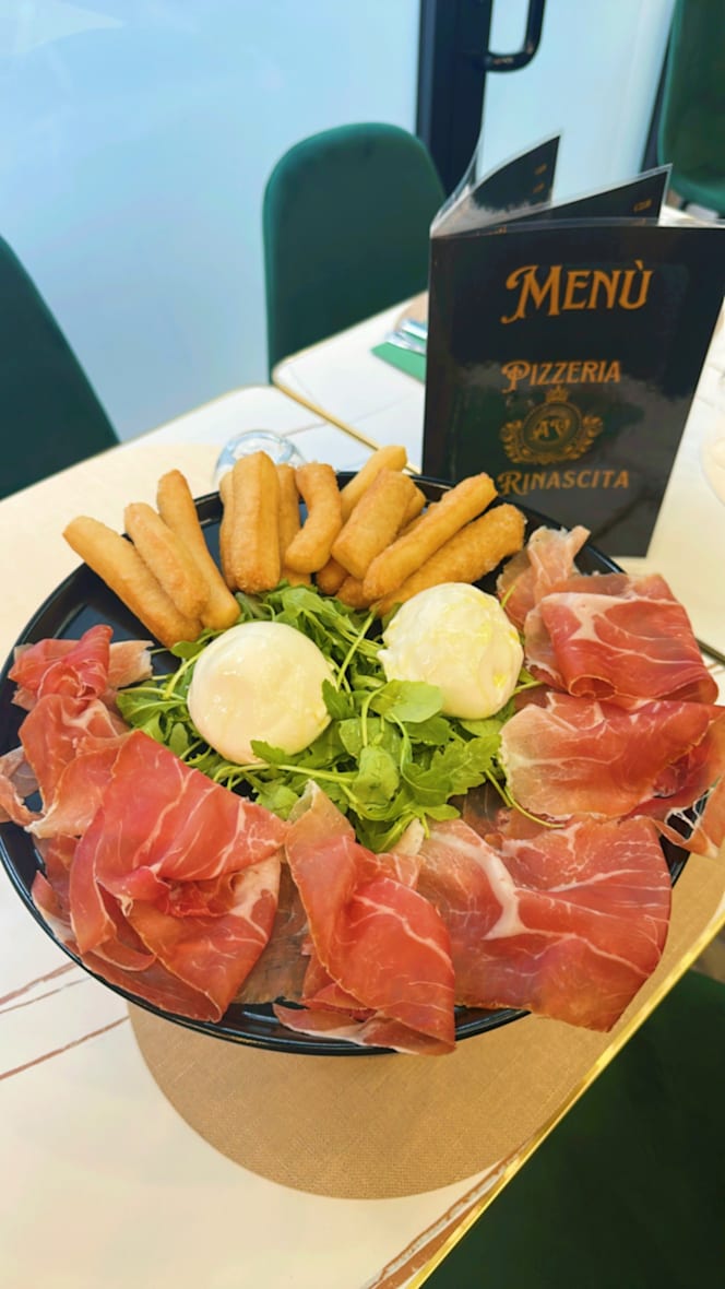 Pizzeria La Rinascita con forno a legna - 2