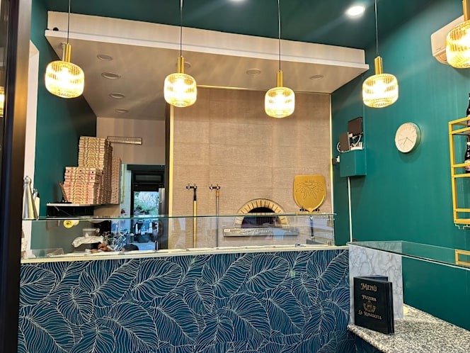 Pizzeria La Rinascita con forno a legna - 5