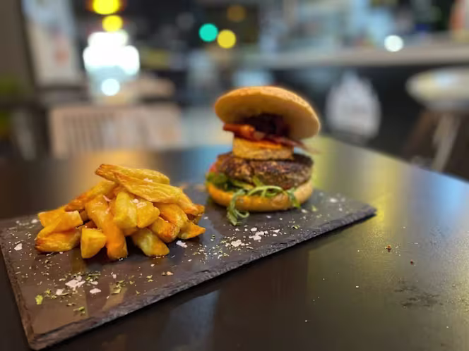 Mr. Carlos -Braseria-Tapas & Burger - 0