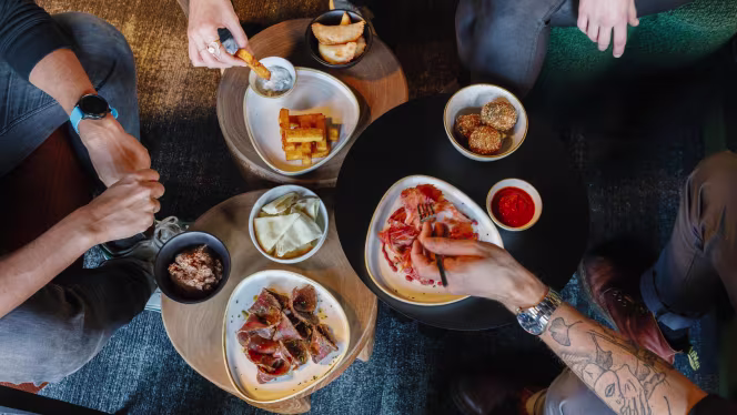 TRIBE Table Lyon Croix Rousse - 6