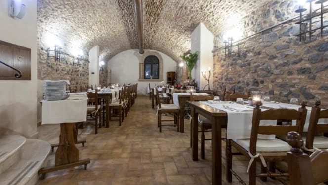La Taverna Relais Castrum Boccea - 0