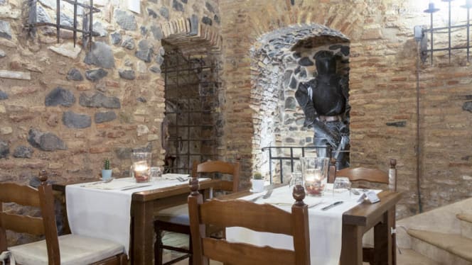 La Taverna Relais Castrum Boccea - 9