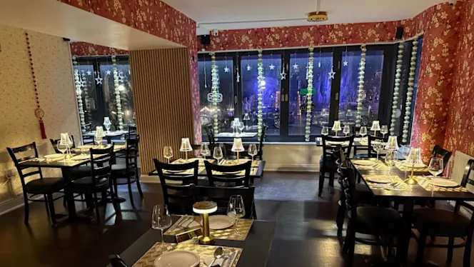 Real Rich Bar And Grill - 0