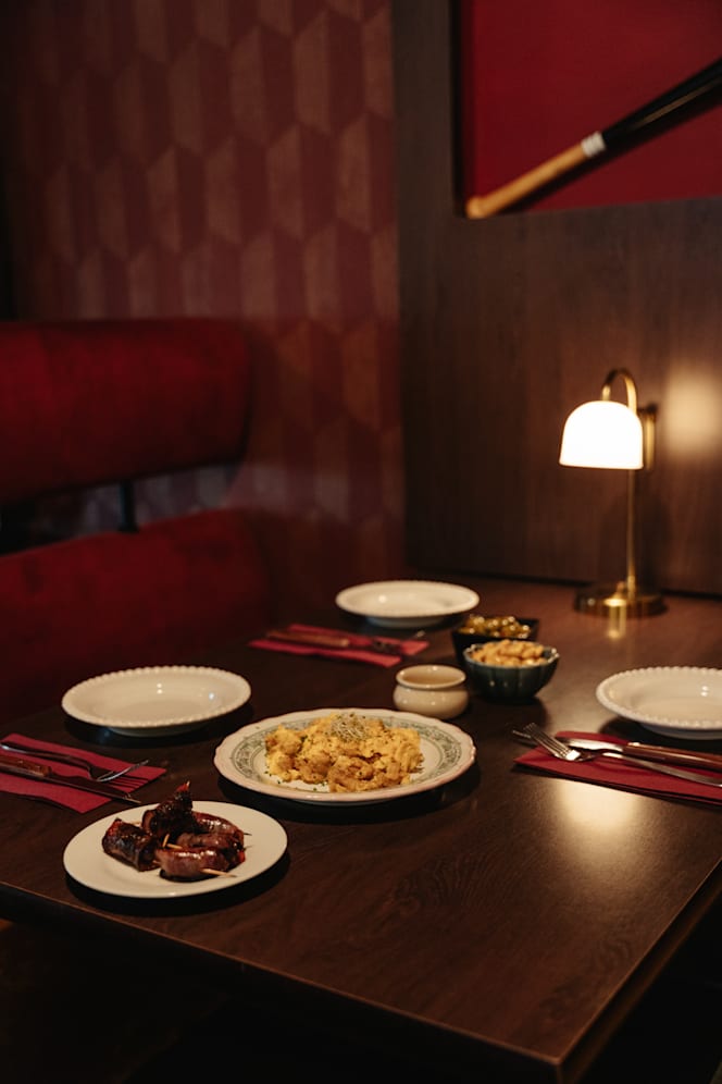 Mary's Pub & Restaurant - 5