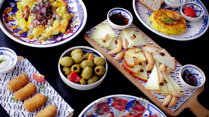 Colono Wien - Spanischer Tapas Bar - 9