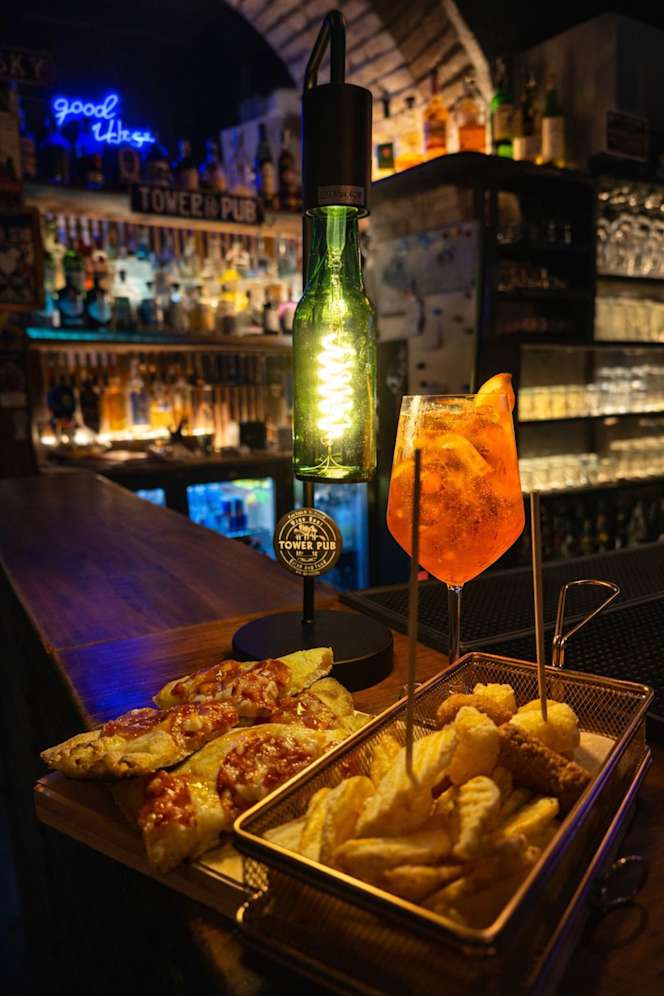 Tower Pub - 7