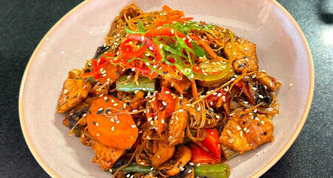 Thainese Thai Chinese sushi - 4