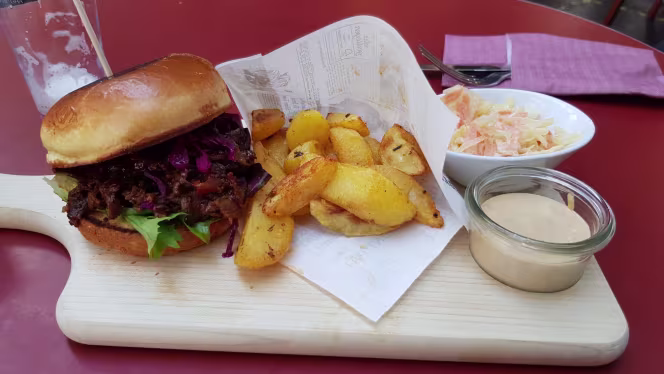 Maison 33 Cafe & Bistro - 6