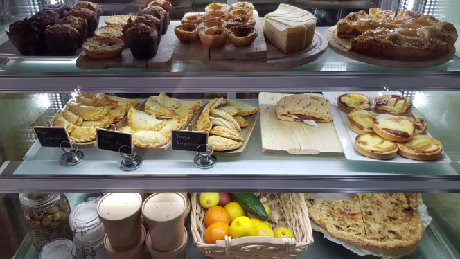 Maison 33 Cafe & Bistro - 1