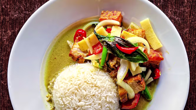 Charm Oriental Bar & Thai Restaurant - 8