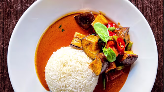 Charm Oriental Bar & Thai Restaurant - 6