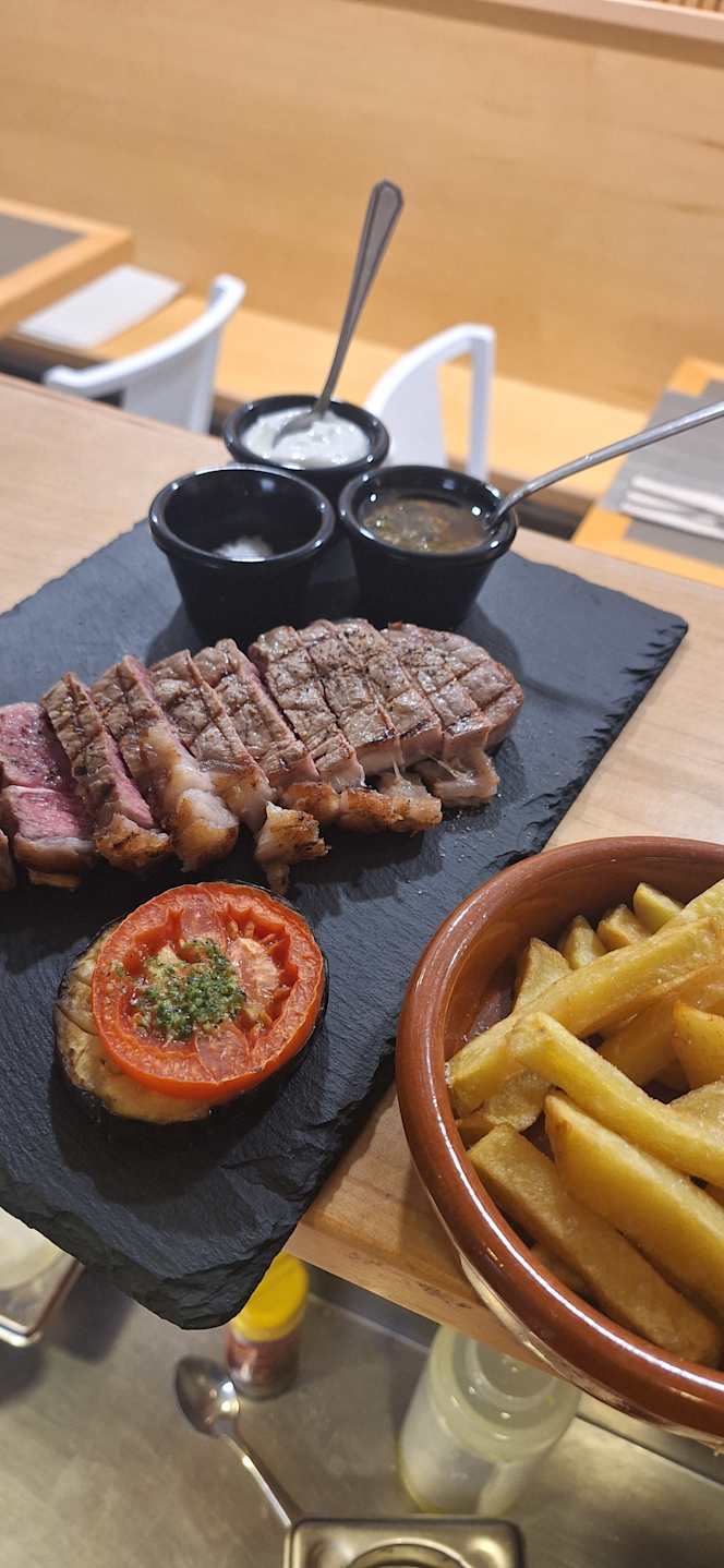 Cafe Restaurante Mastika - 0