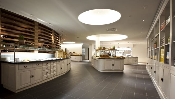 The Gallery Restaurant at Hilton London Heathrow Airport T5 - Slough - 3