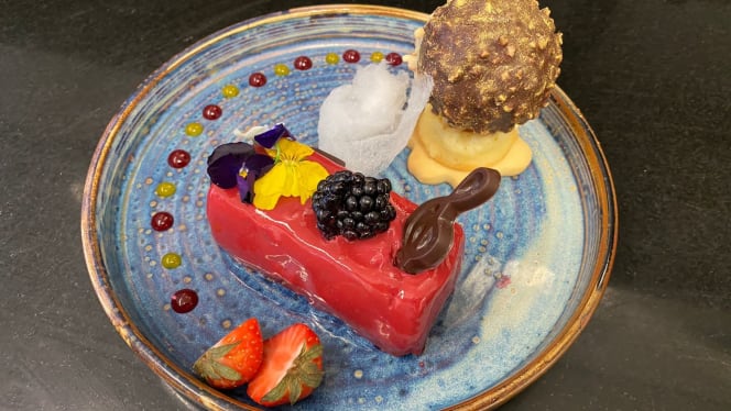 The Gallery Restaurant at Hilton London Heathrow Airport T5 - Slough - 2