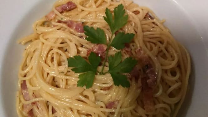 La Divina's Pizzeria - 6