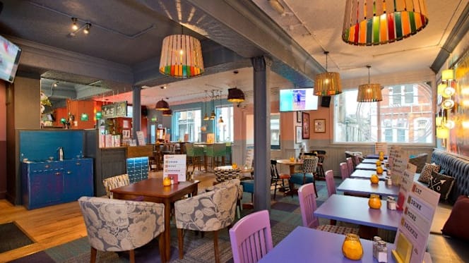 Alex Southend On Sea - 6