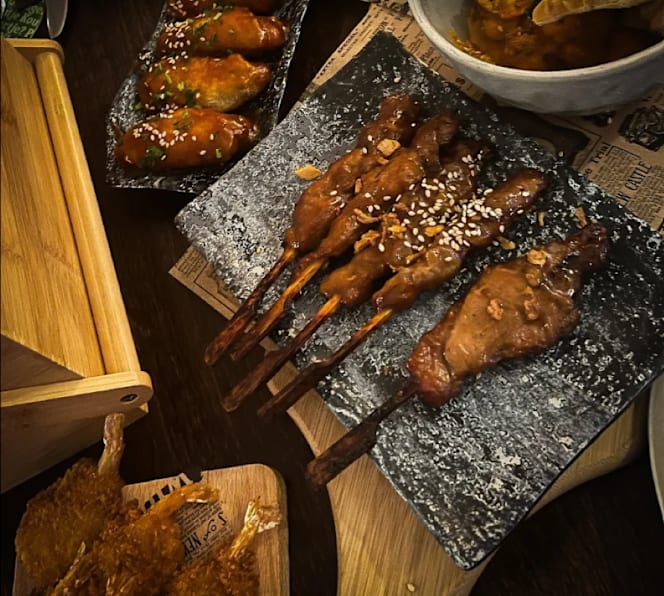 Emiclears Bistro-Lounge - 1